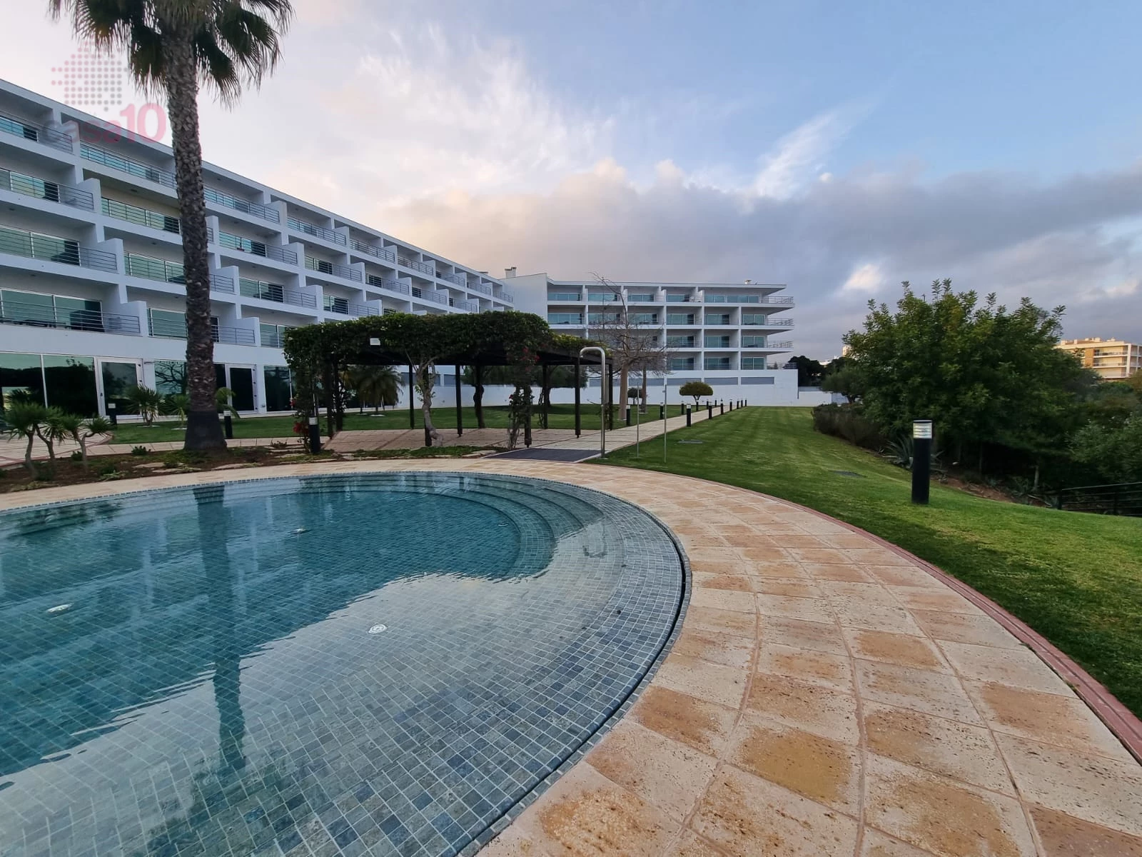 1 BEDROOM FLAT FOR SALE IN LUXURY RESORT, PORTIMÃO